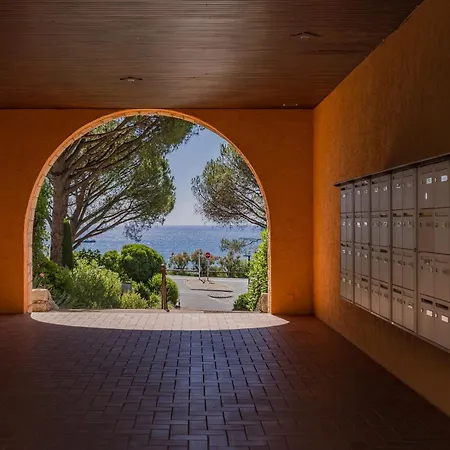 Daire Azurea - Sea View Near And Pools Roquebrune-sur Argens